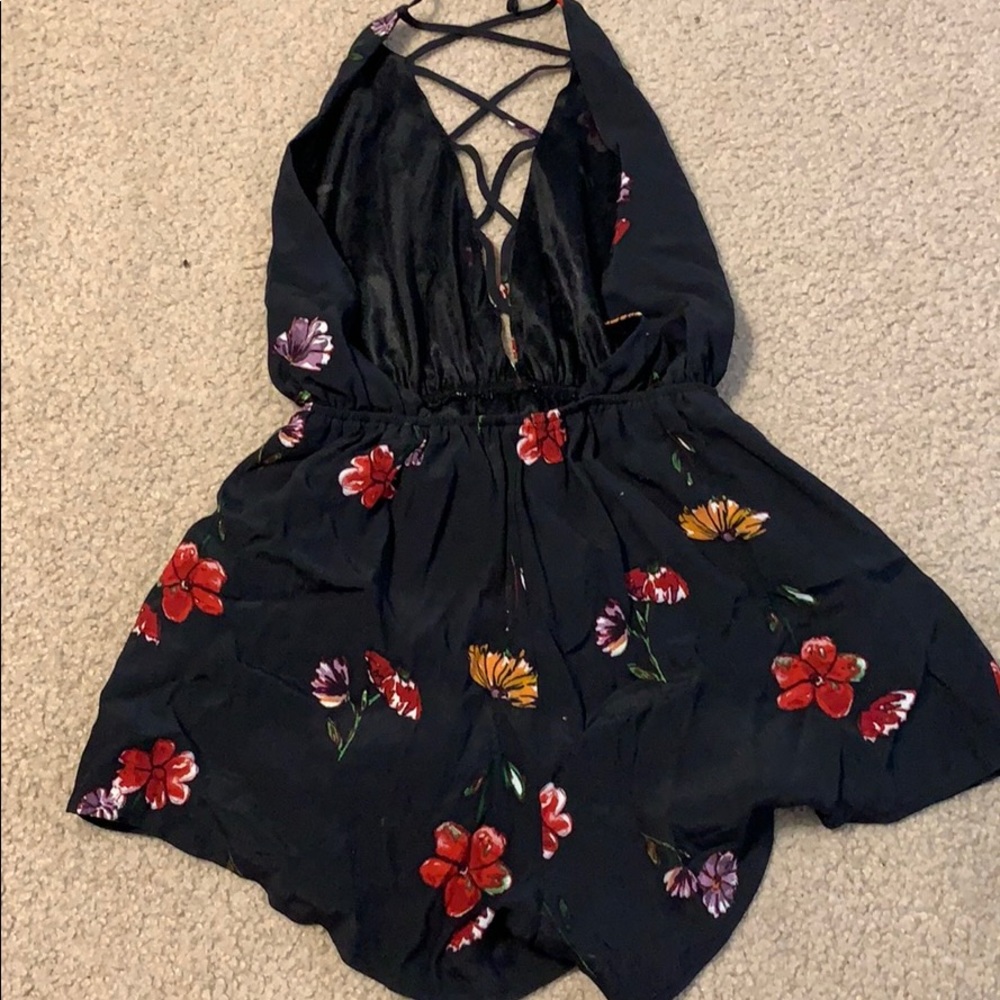 Halter romper - Picture 2 of 3